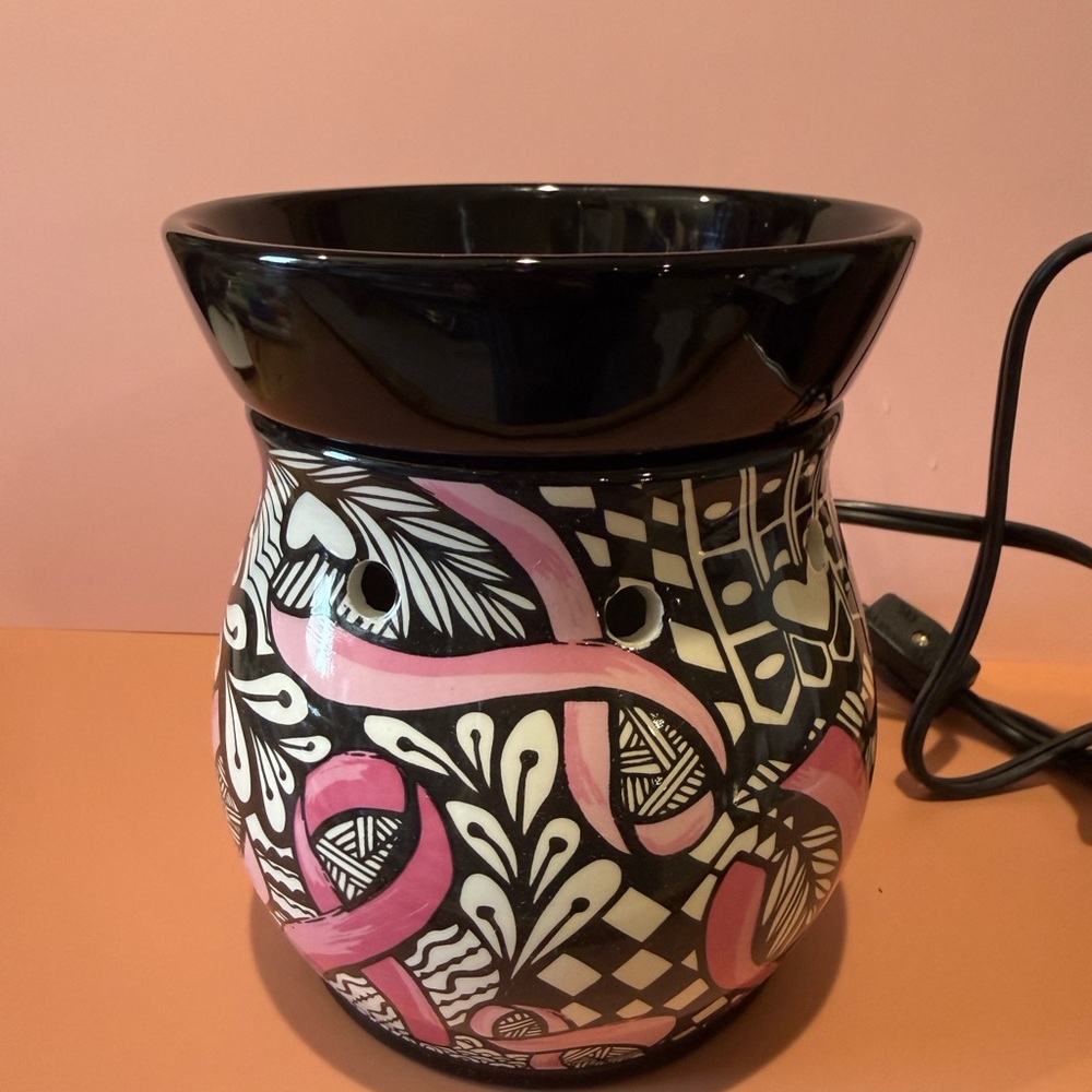 Scentsy Black and Pink Warmer